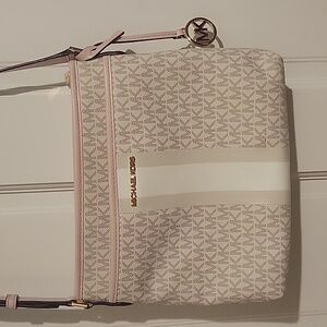 Michael Kors Crossbody Signature Print